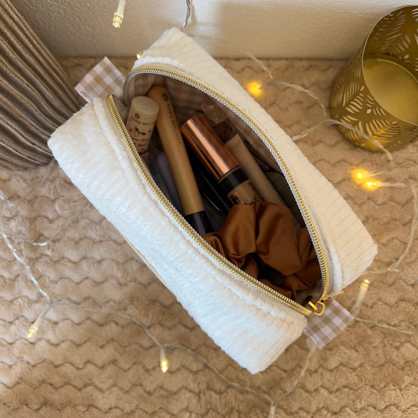 Trousse à maquillage blanche et vichy beige