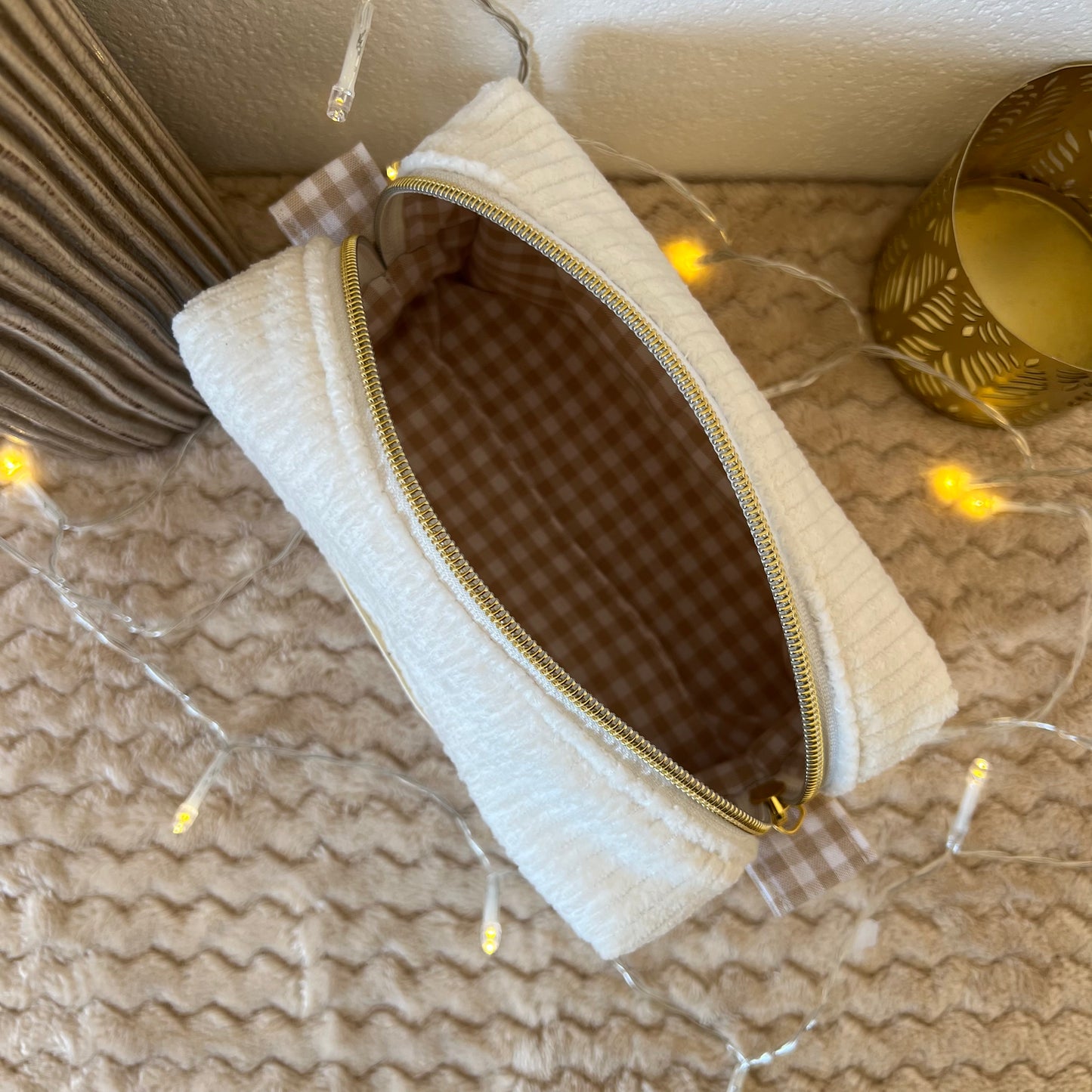 Trousse à maquillage blanche et vichy beige
