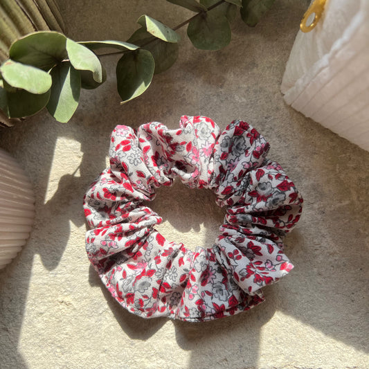 Chouchou fleurs blanches et rouges
